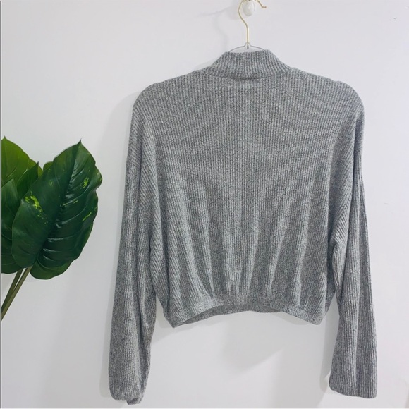 (3 for $24❣️) Grey Ribbed Long Sleeve Top - Picture 2 of 4